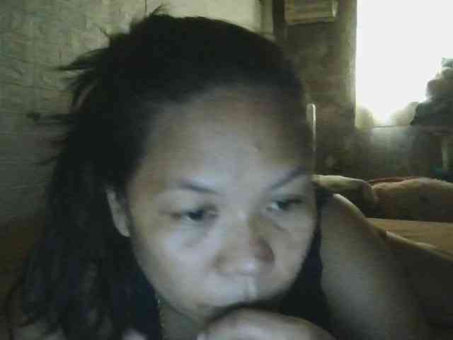 PinayHotMom webcam