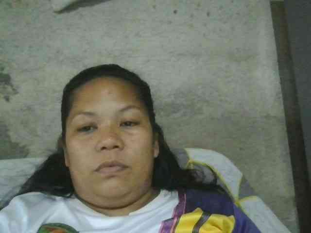 PinayHotMom webcam