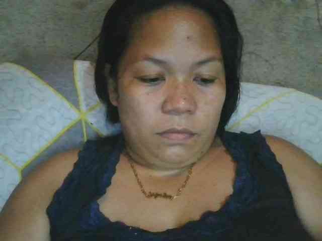 PinayHotMom webcam