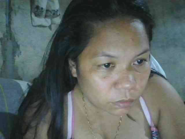 PinayHotMom webcam
