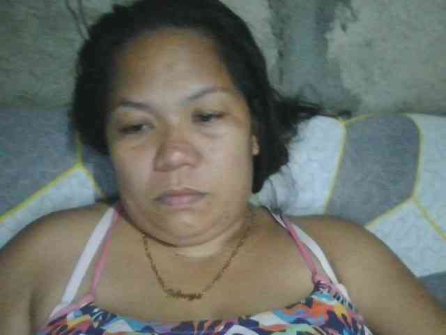 PinayHotMom webcam
