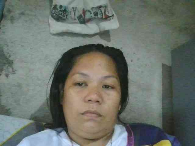 PinayHotMom webcam