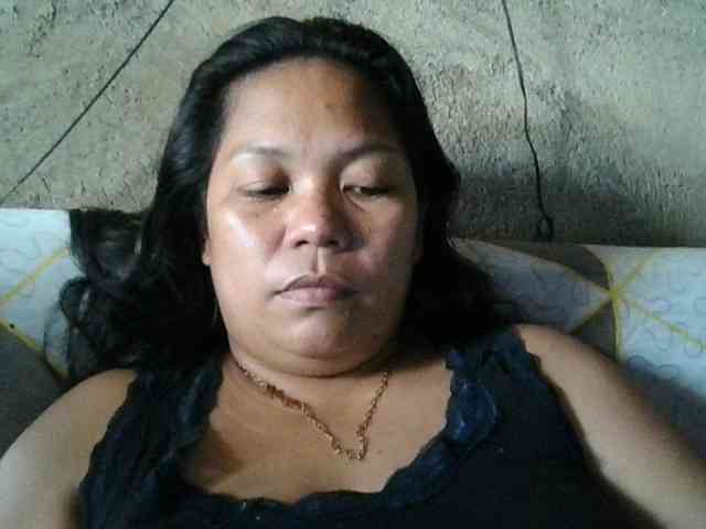 PinayHotMom webcam