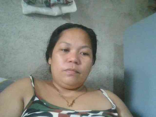 PinayHotMom webcam
