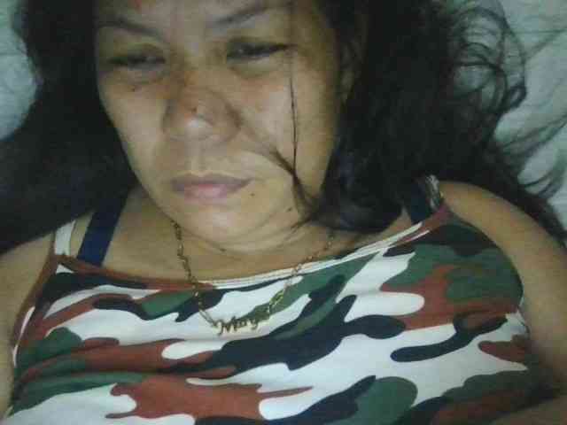 PinayHotMom webcam