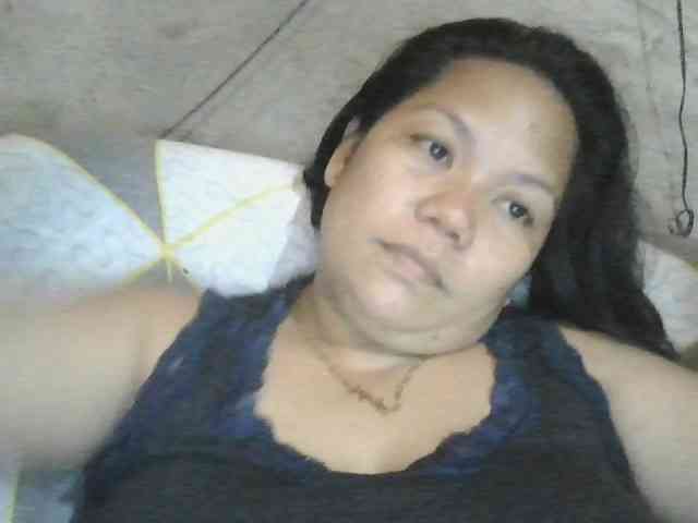 PinayHotMom webcam