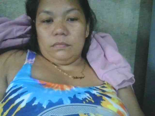 PinayHotMom webcam