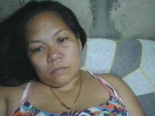 PinayHotMom webcam