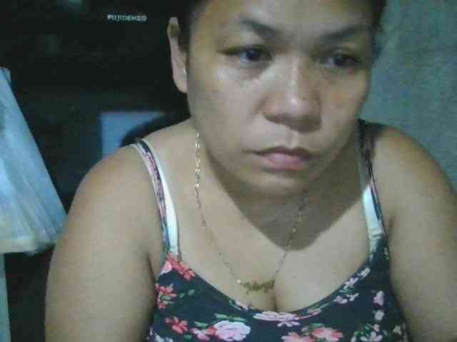PinayHotMom webcam