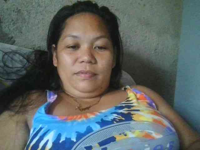 PinayHotMom webcam