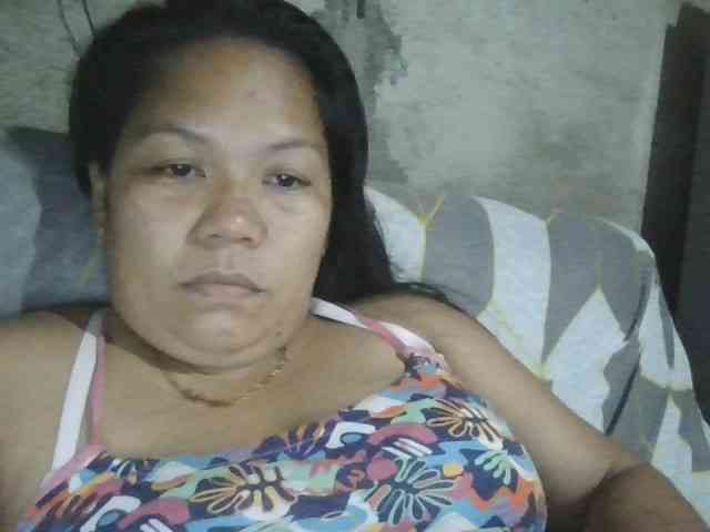 PinayHotMom webcam