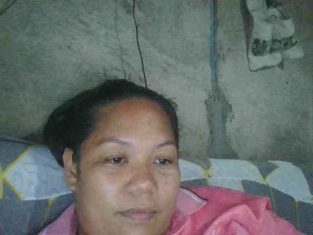 PinayHotMom webcam
