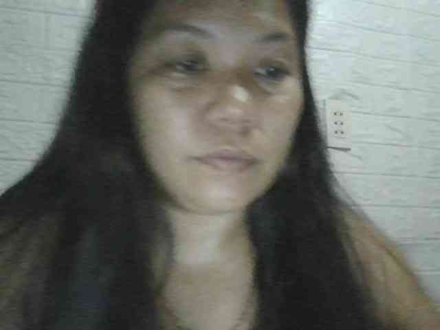 PinayHotMom webcam