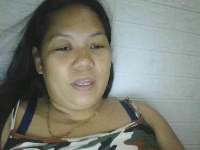 PinayHotMom webcam