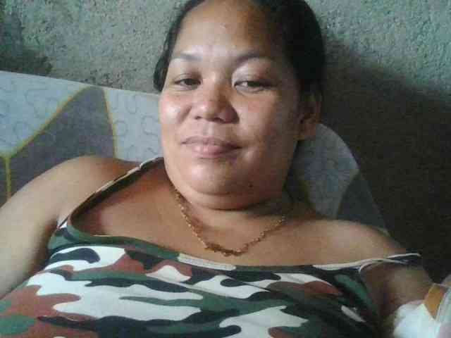PinayHotMom webcam