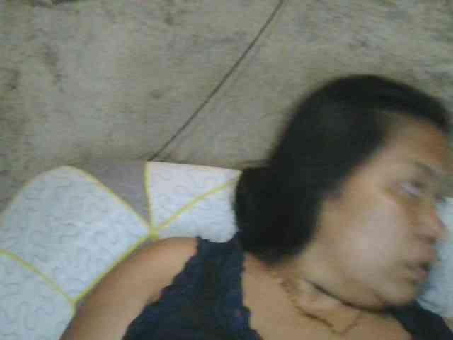 PinayHotMom webcam