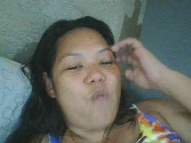 PinayHotMom webcam