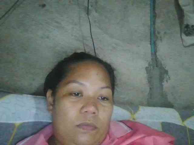 PinayHotMom webcam