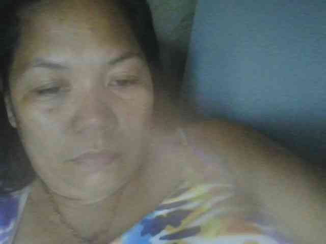 PinayHotMom webcam