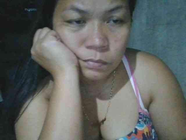 PinayHotMom webcam