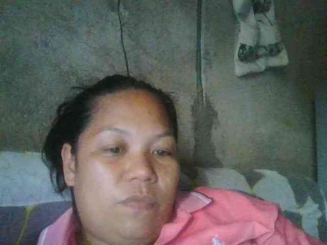 PinayHotMom webcam