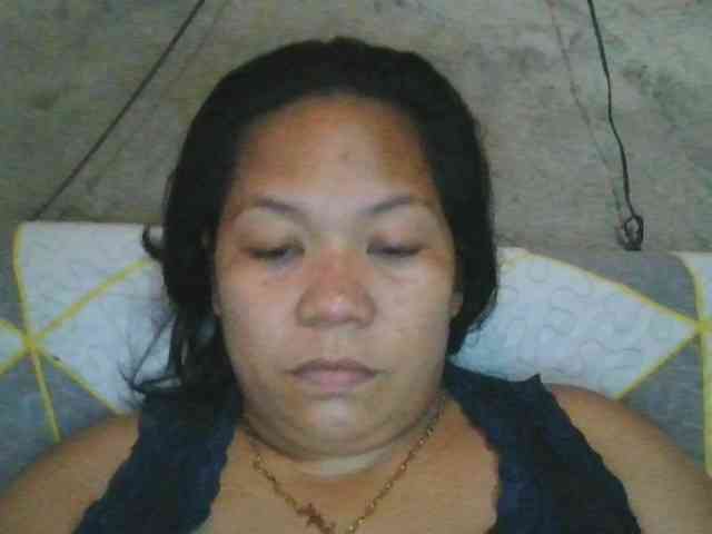 PinayHotMom webcam