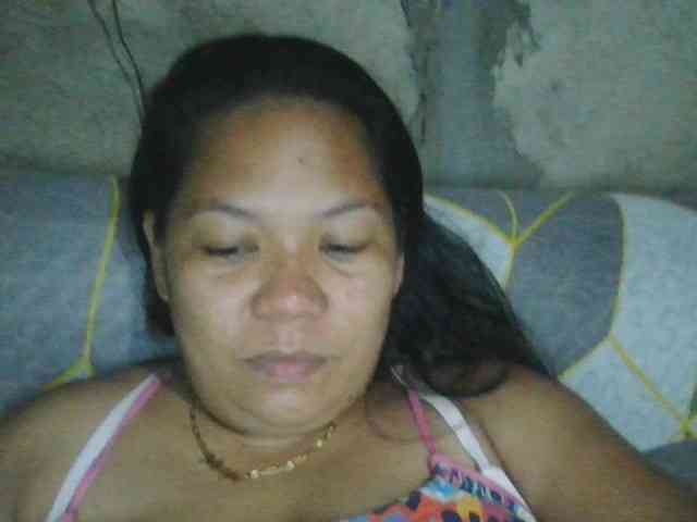 PinayHotMom webcam
