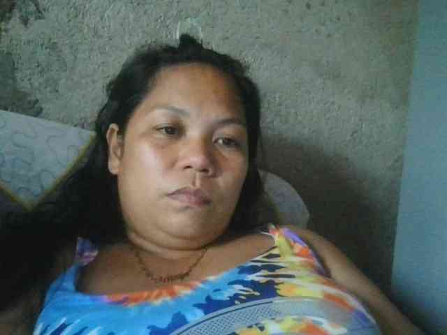 PinayHotMom webcam