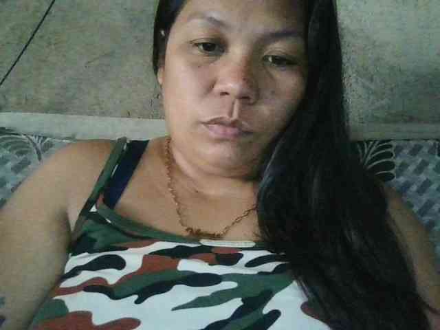 PinayHotMom webcam