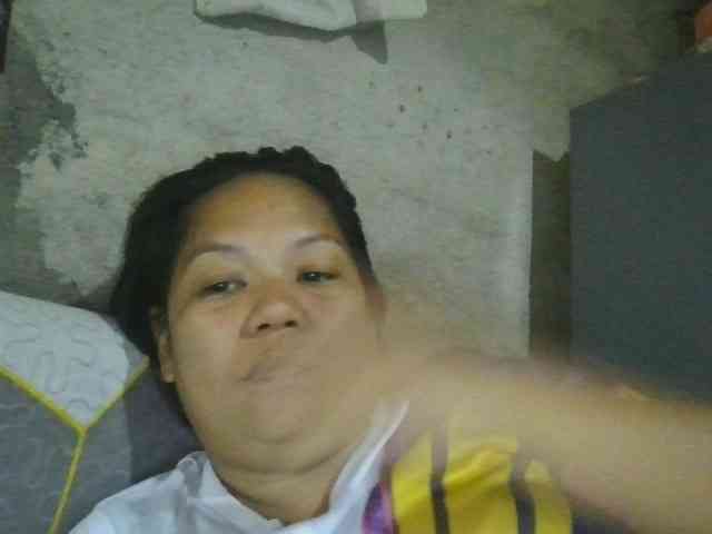 PinayHotMom webcam