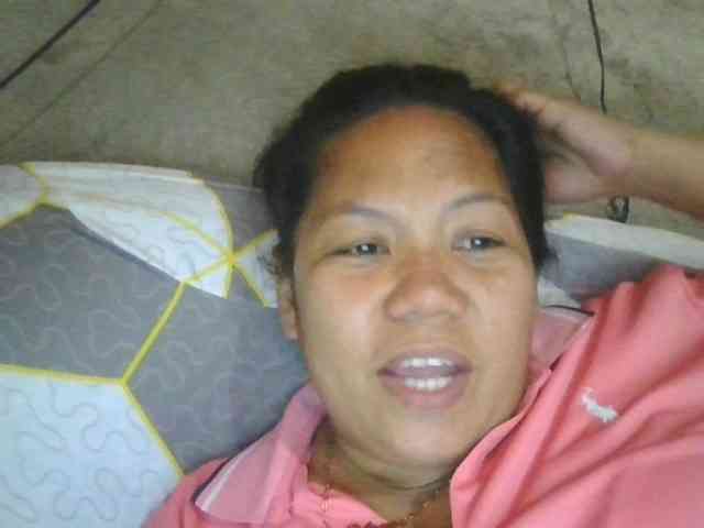 PinayHotMom webcam