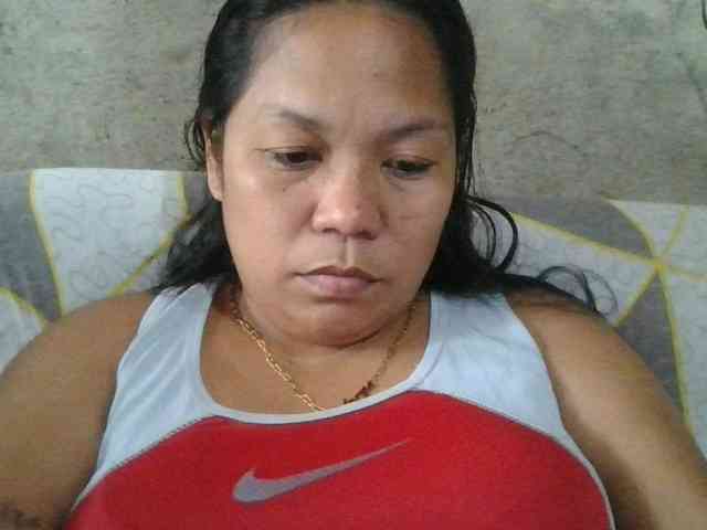PinayHotMom webcam