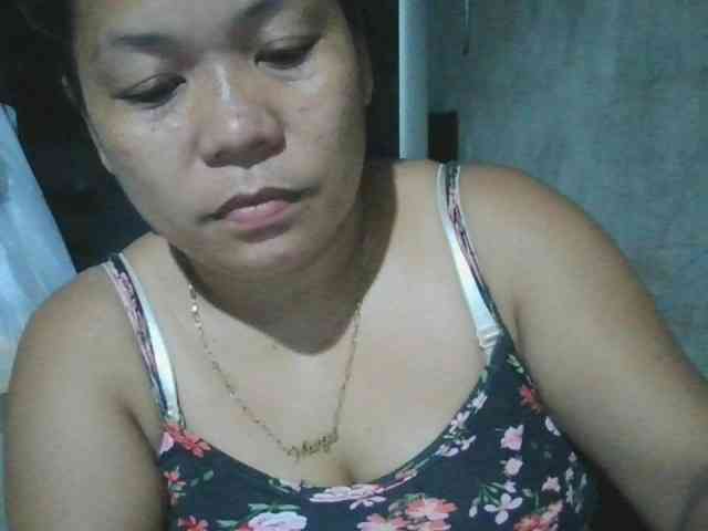 PinayHotMom webcam