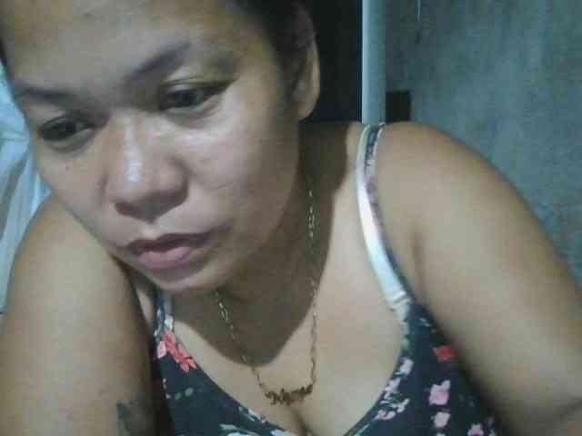 PinayHotMom webcam