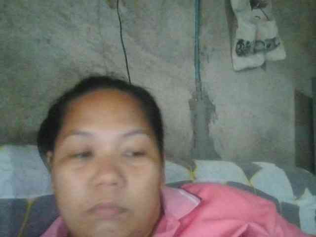 PinayHotMom webcam