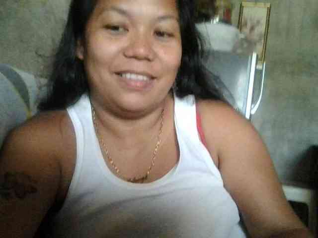 PinayHotMom webcam