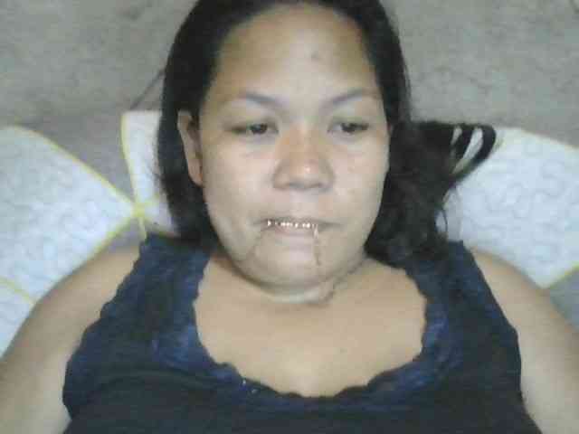 PinayHotMom webcam