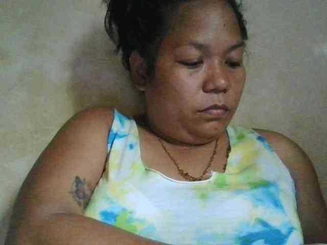 PinayHotMom webcam