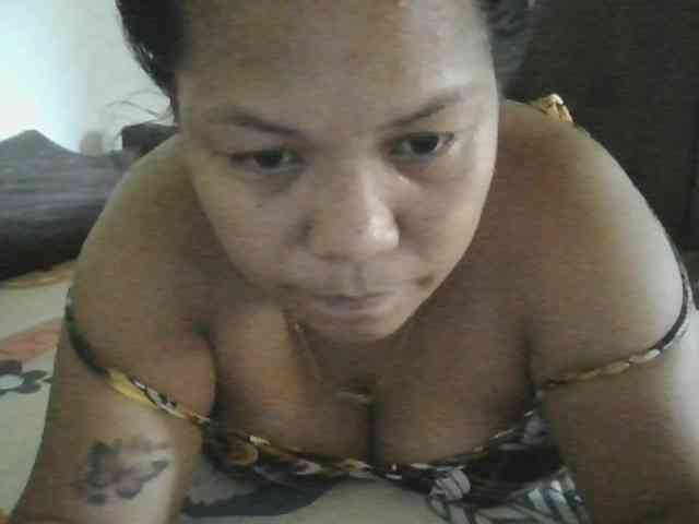 PinayHotMom