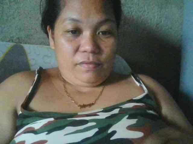 PinayHotMom webcam
