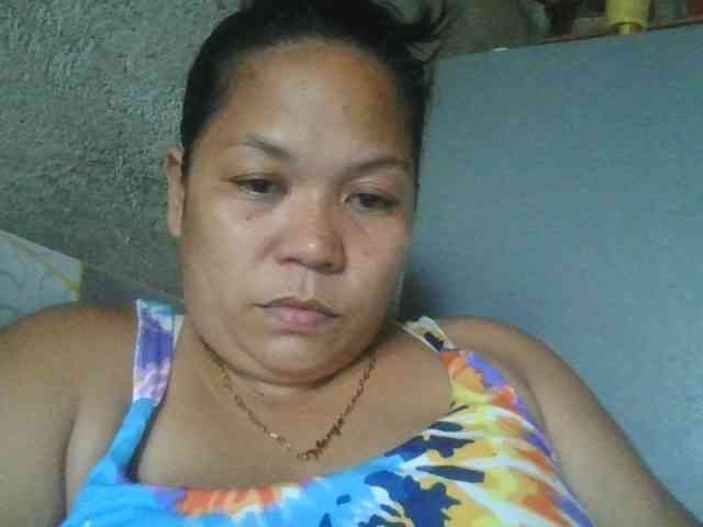 PinayHotMom webcam