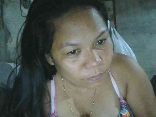 PinayHotMom webcam