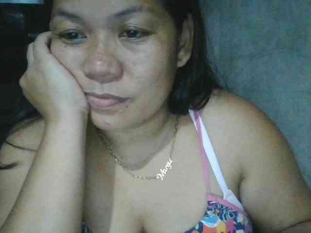 PinayHotMom webcam