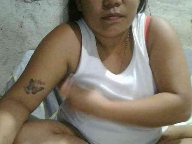 PinayHotMom webcam