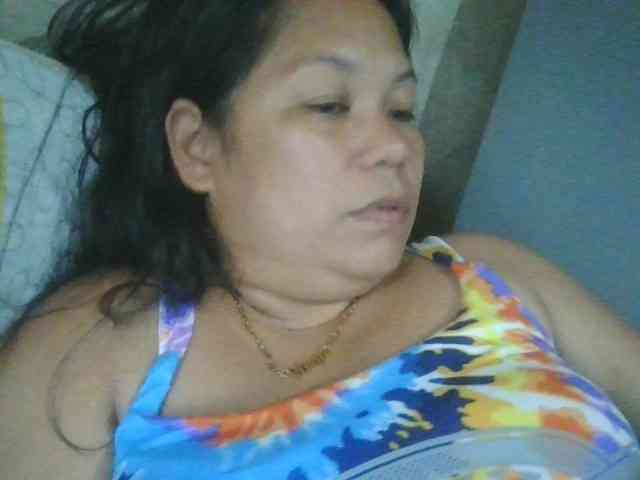 PinayHotMom webcam