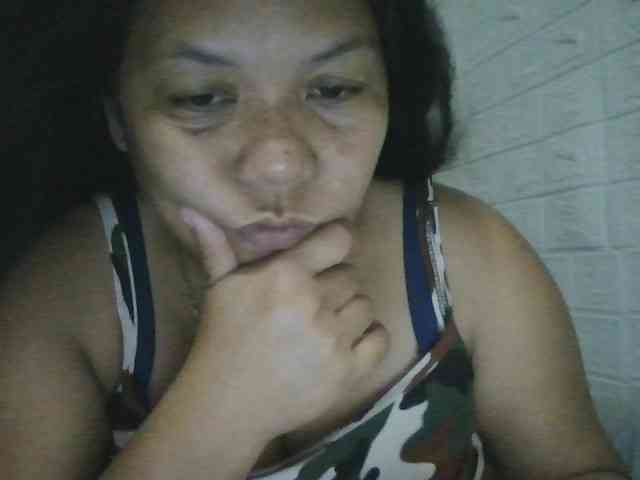 PinayHotMom webcam