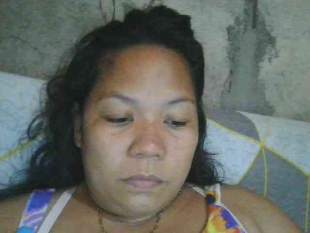 PinayHotMom webcam