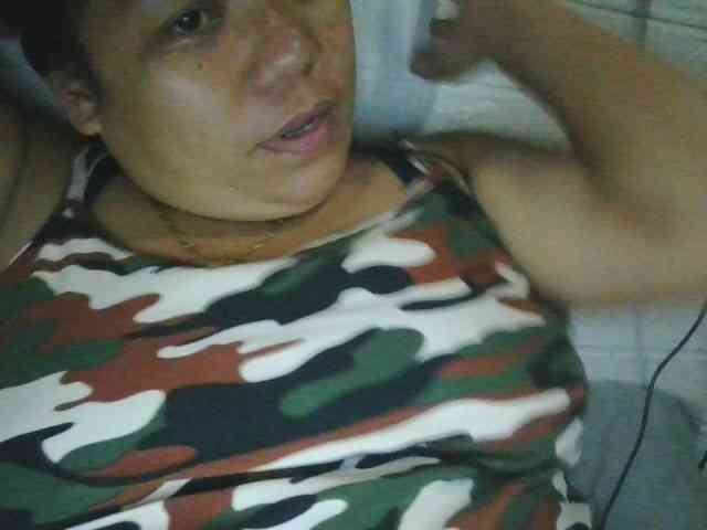 PinayHotMom webcam
