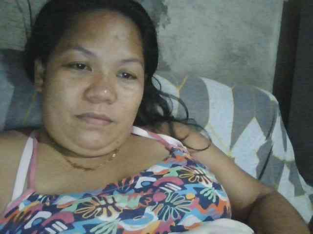 PinayHotMom webcam