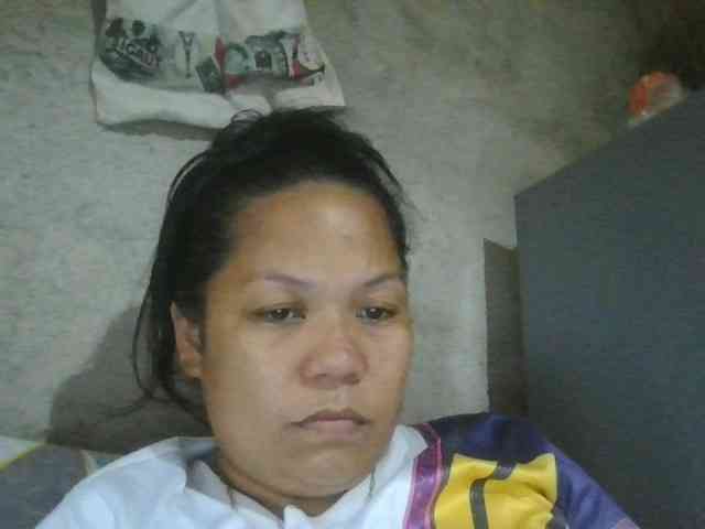 PinayHotMom webcam